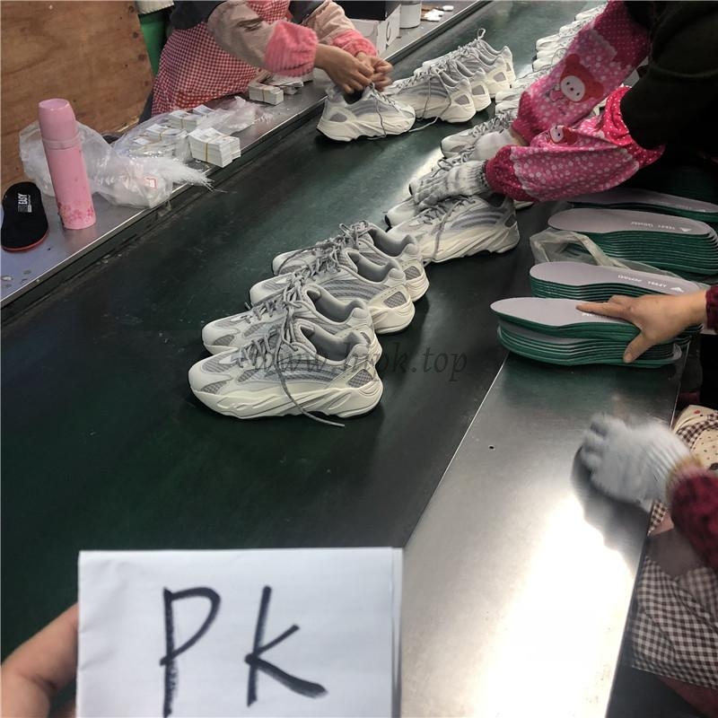 PK God YEEZY BOOST WAVE RUNNER 700 V2 STATIC FULL REFLECTIVE 3M Huayiyi retail version ready to ship