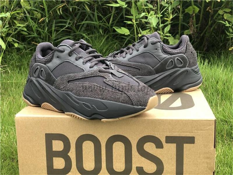 PK GOD YEEZY 700 “Utility Black”FV 5304 RETAIL MATERIALS READY TO SHIP