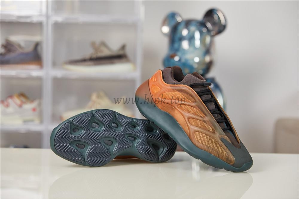 Pk God yeezy 700 V3 copper fade retail materials ready to ship