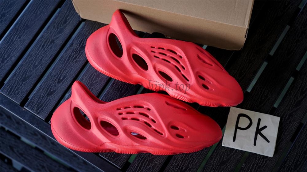 PK GOD idas Yeezy Foam RNNR Vermillion RETAIL MATERIALS READY TO SHIP