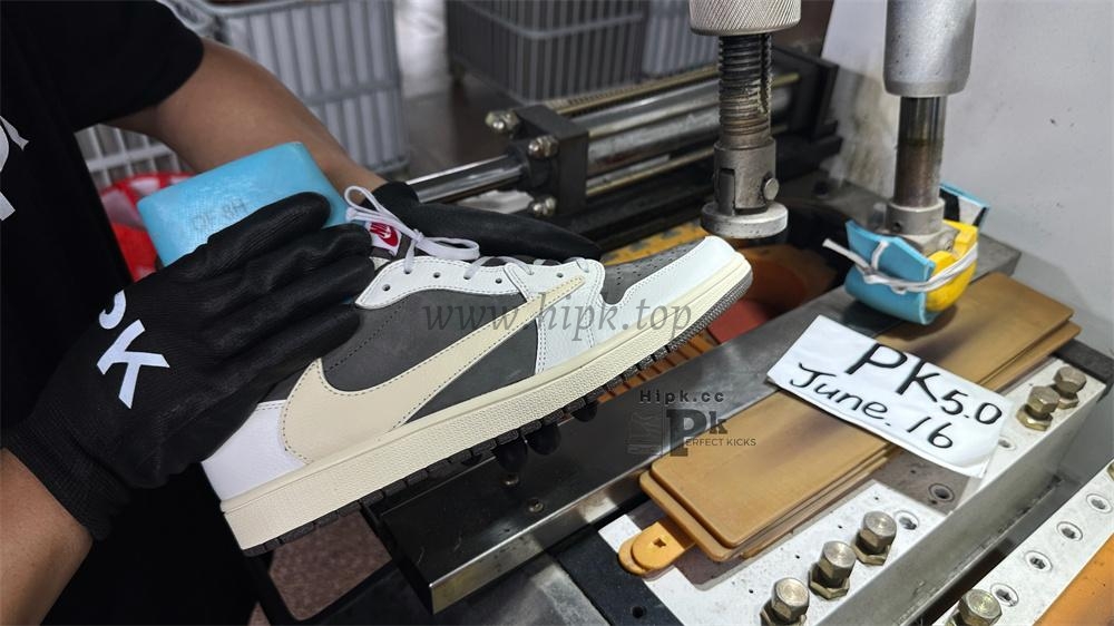 PK 5.0 Jordan 1 Retro Low OG SP Travis Scott Reverse Mocha RETAIL MATERIALS READY TO SHIP