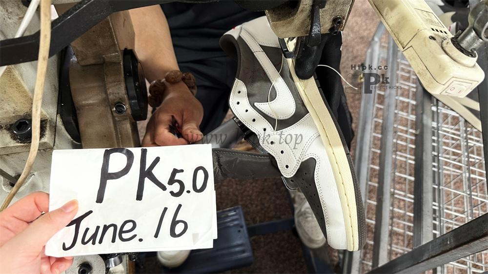 PK 5.0 Jordan 1 Retro Low OG SP Travis Scott Reverse Mocha RETAIL MATERIALS READY TO SHIP