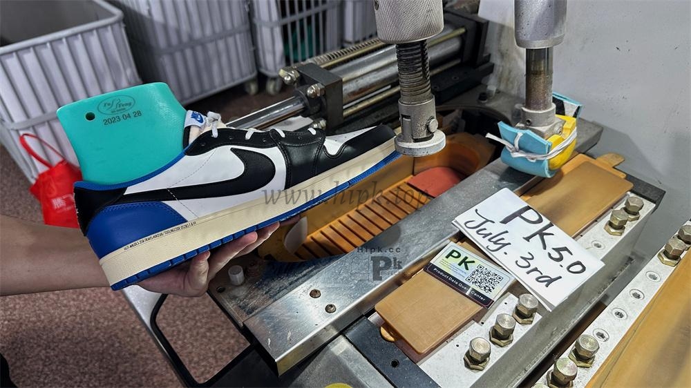 PK 5.0 TRAVIS SCOTT X FRAGEMENT X AIR JORDAN 1 LOW OG RETAIL MATERIALS READY TO SHIP