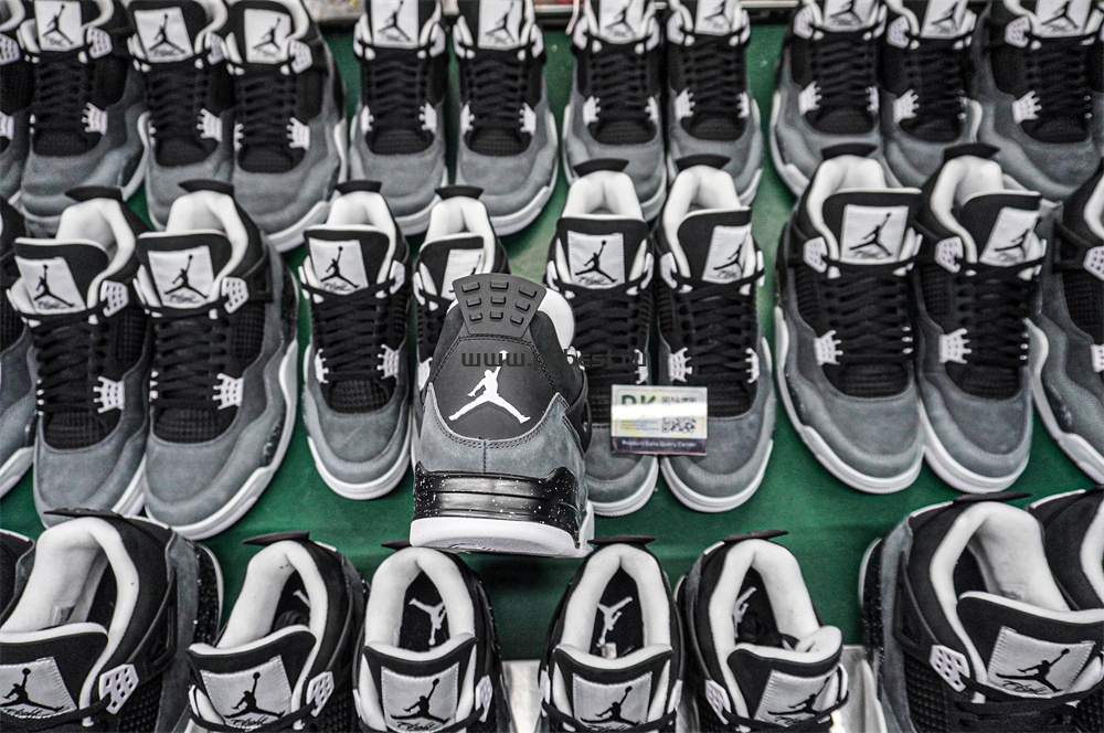 PK GOD Air Jordan 4 Retro Fear RETAIL MATERIALS READY TO SHIP