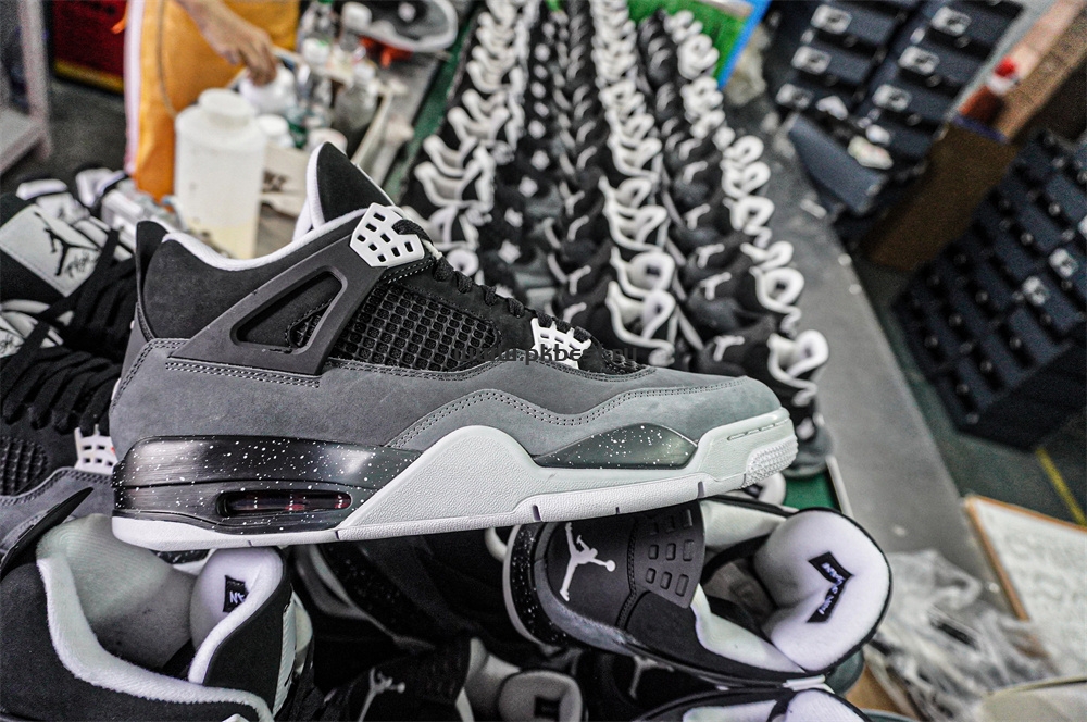 PK GOD Air Jordan 4 Retro Fear RETAIL MATERIALS READY TO SHIP