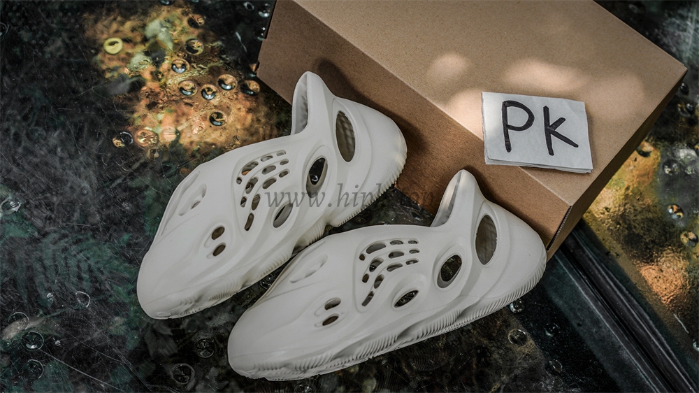 pk god Ad*s yeezy foam rnnr sand retail materials ready to ship