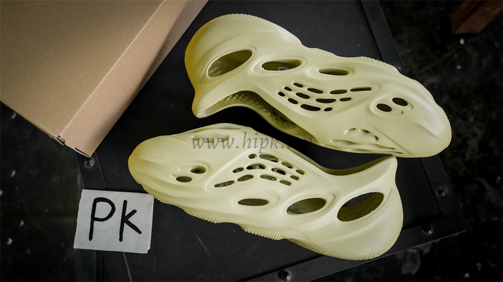 pk god Ad*s yeezy foam rnnr sulfur retail materials ready to ship