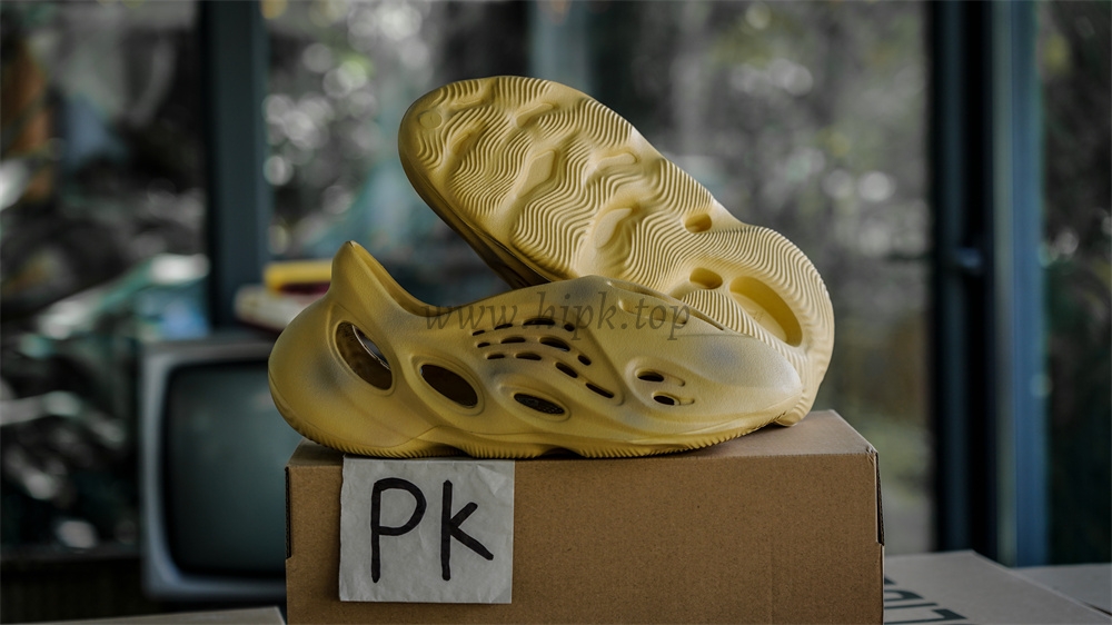 pk god Ad*s yeezy foam rnrdesert sand retail materials ready to ship