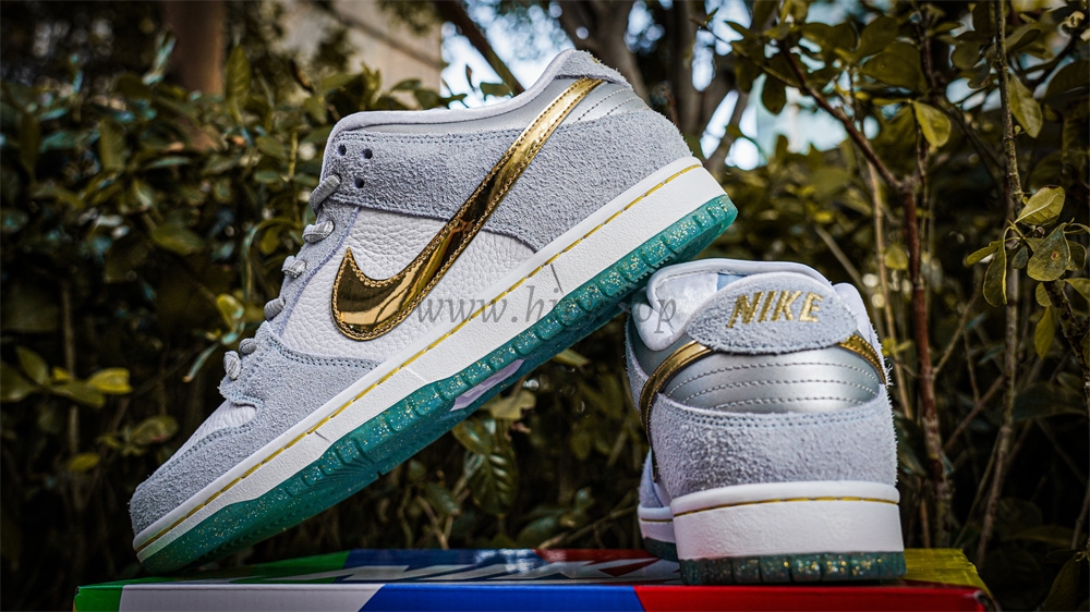 PK God Nike Sb dunk low X Sean Cliver holiday special retail materials ready to ship