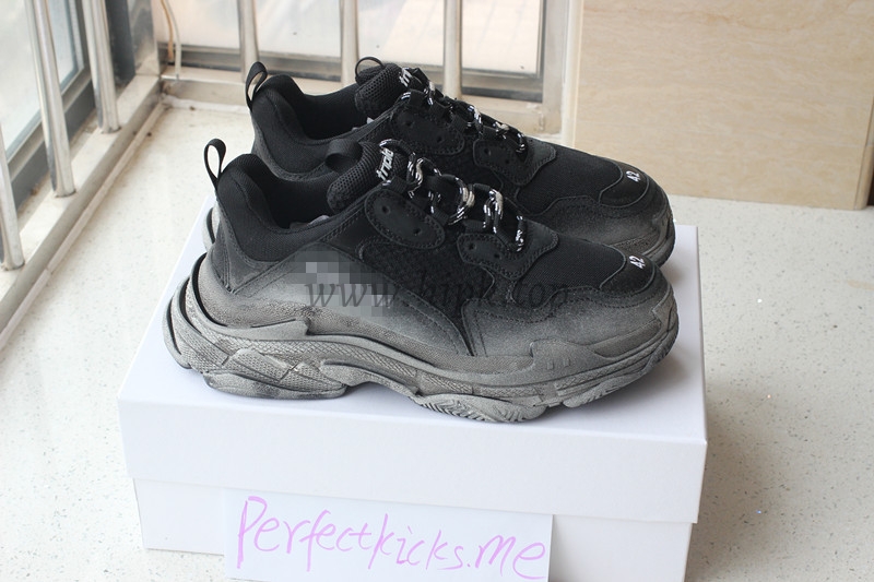 GOD Paris TRIPLE S TRAINER all black