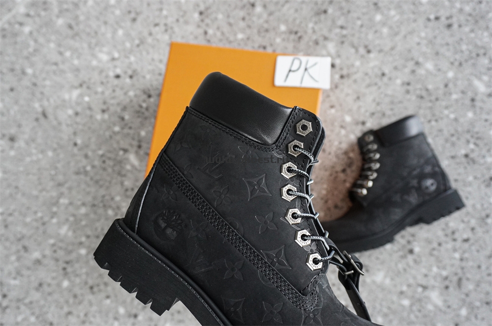 pk god ti*mber*land x l**is V*t*n cow leather black retail materials ready to ship