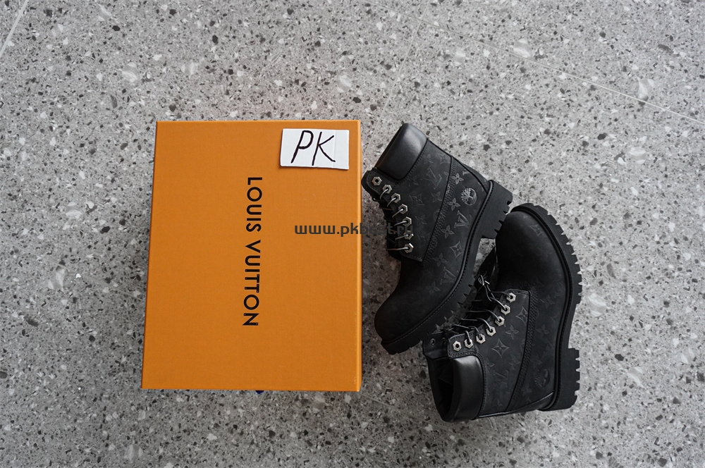 pk god ti*mber*land x l**is V*t*n cow leather black retail materials ready to ship