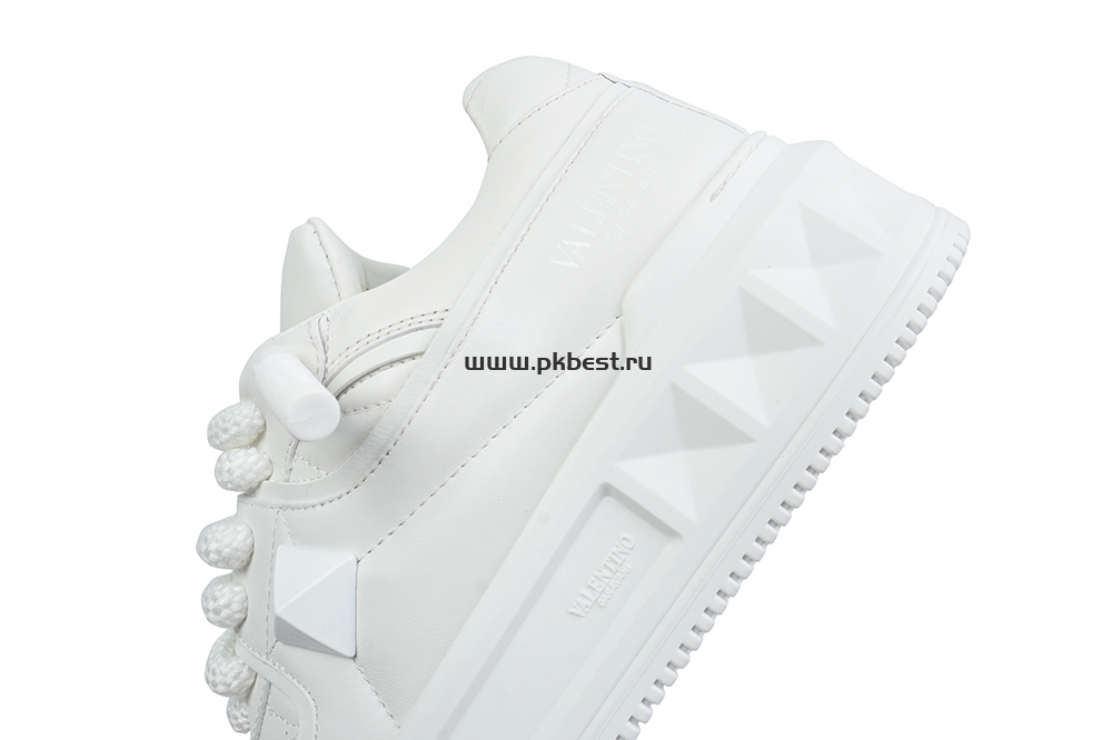 PK GOD Valentino  One Stud white RETAIL MATERIALS READY TO SHIP