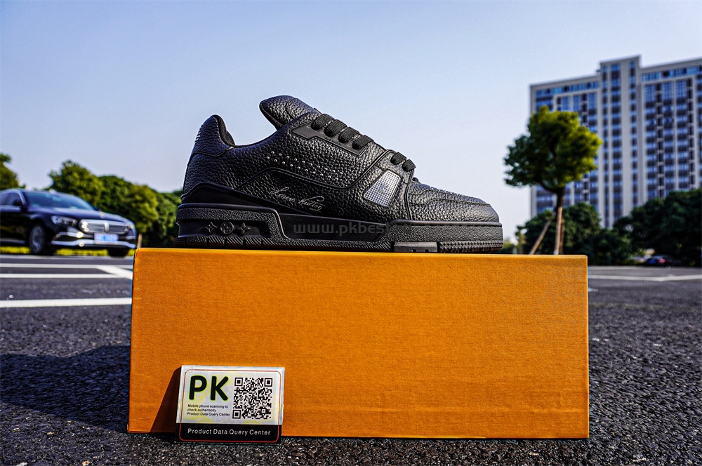 pk god l**is V*t*n trainer black retail materials ready to ship