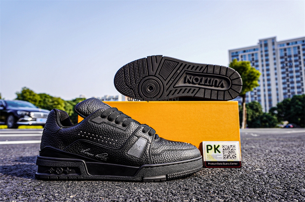 pk god l**is V*t*n trainer black retail materials ready to ship